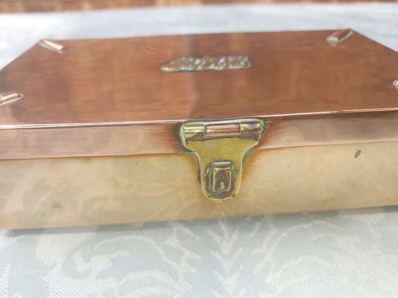 A VINTAGE COPPER JEWELERY BOX