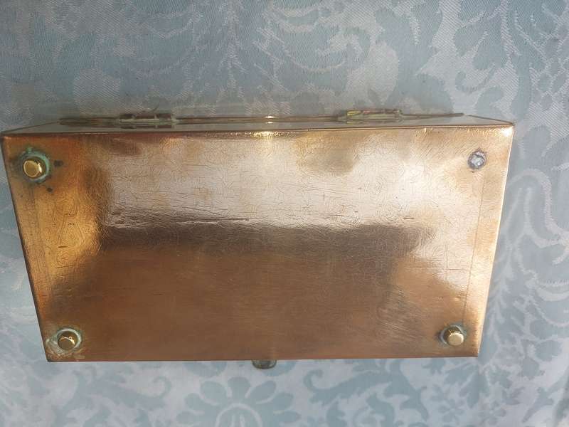 A VINTAGE COPPER JEWELERY BOX