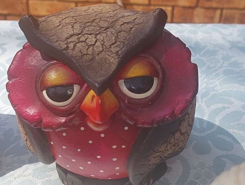 A VINTAGE COLLECTION OF ART DECOR OWL FIGURINES AND SCUPLTYRES SOLD AS IS