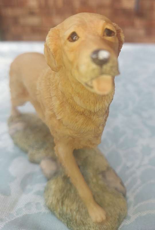 TWO VINTAGE HIGLY COLLECTABLE GOLDEN RETRIEVERS