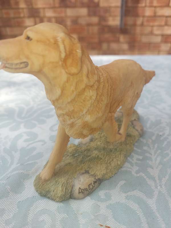 TWO VINTAGE HIGLY COLLECTABLE GOLDEN RETRIEVERS
