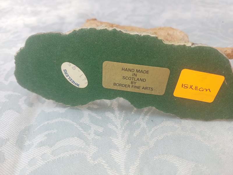 TWO VINTAGE HIGLY COLLECTABLE GOLDEN RETRIEVERS