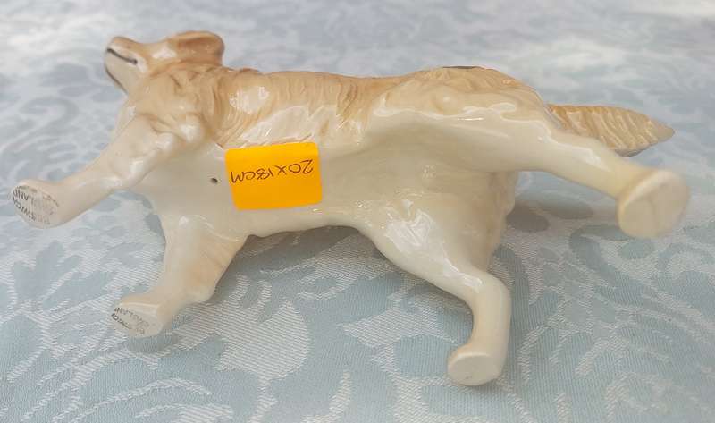TWO VINTAGE HIGLY COLLECTABLE GOLDEN RETRIEVERS