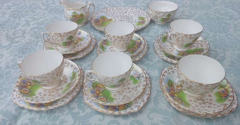 A VINTAGE BONE CHINA AI COLCLOUGH MADE IN ENLAND