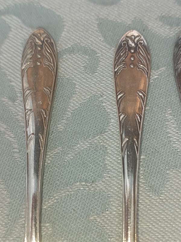A SET OF 5 EMESS EPNS TEASPOONS SOLD AS IS