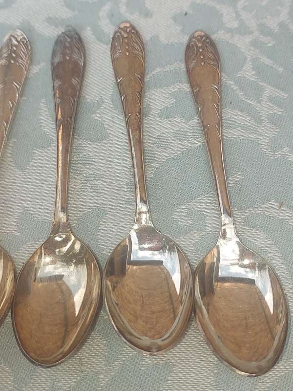 A SET OF 5 EMESS EPNS TEASPOONS SOLD AS IS