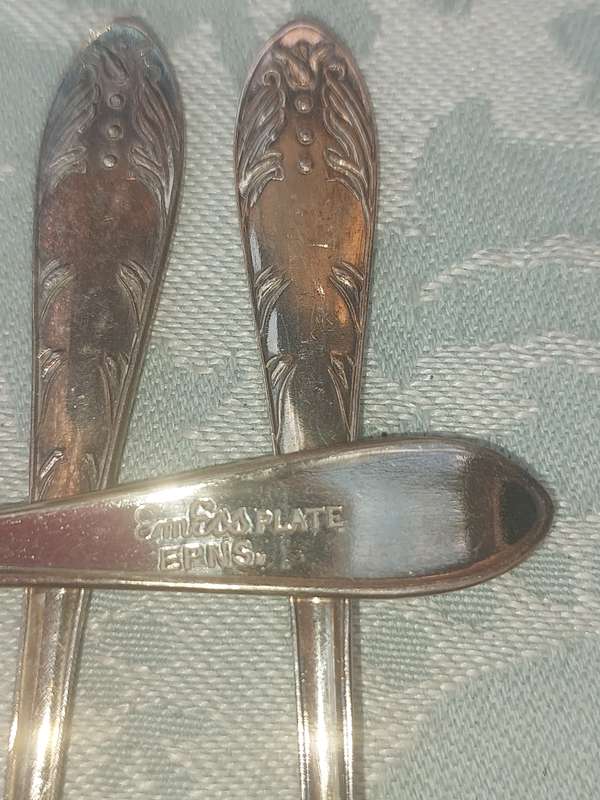 A SET OF 5 EMESS EPNS TEASPOONS SOLD AS IS