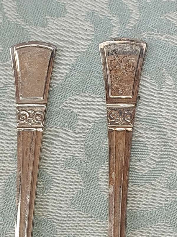 A COLLECTION OF VINTAGE KITCHENALIA CUTLERY SOLD AS IS