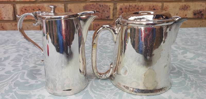 A COLLECTION OF VINTAGE SOUTH AFRICAN RAILWAY UTENSILS SOLD AS IS