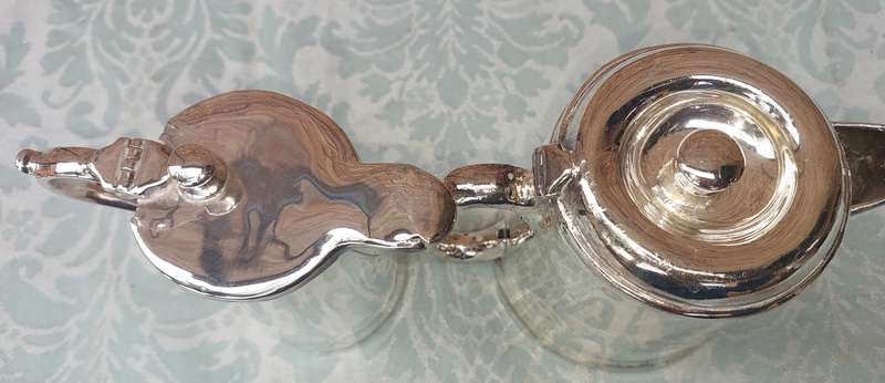 A COLLECTION OF VINTAGE SOUTH AFRICAN RAILWAY UTENSILS SOLD AS IS