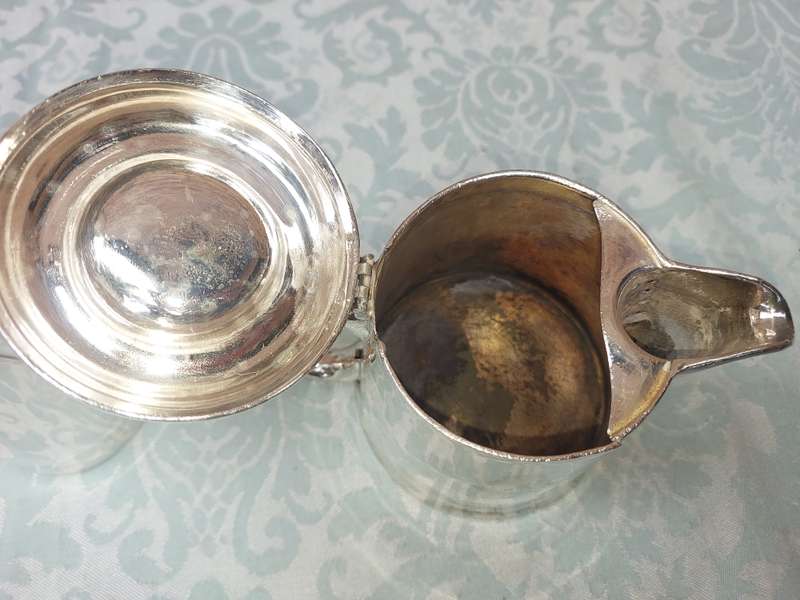 A COLLECTION OF VINTAGE SOUTH AFRICAN RAILWAY UTENSILS SOLD AS IS