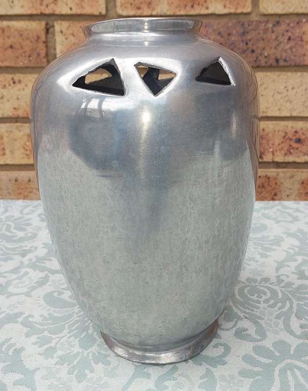 AN ART DECOR ALLOY PEWTHAL VASE SOLD AS IS