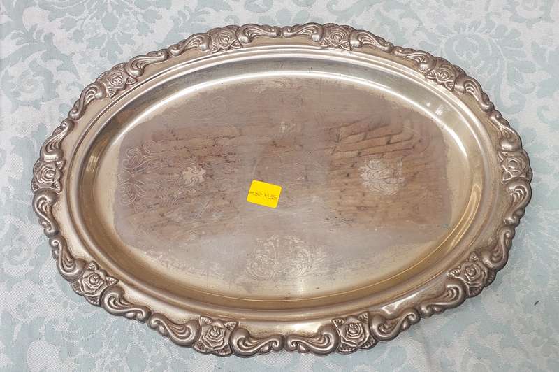 A VICTORIAN STYLE VINTAGE SILVER PLATED PLATTER SOLD AS IS