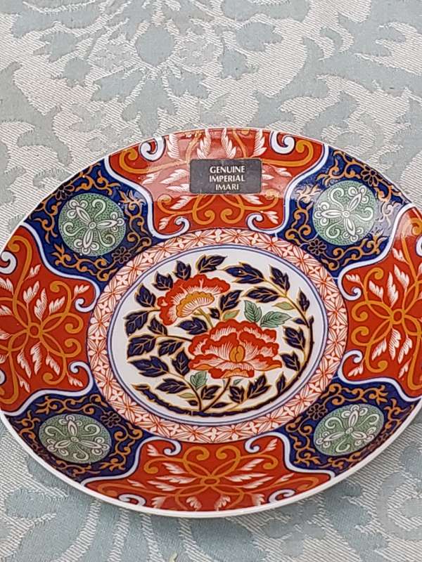 A GENUINE VINTAGE IMPERIAL IMARI PLATTER SOLD AS IS