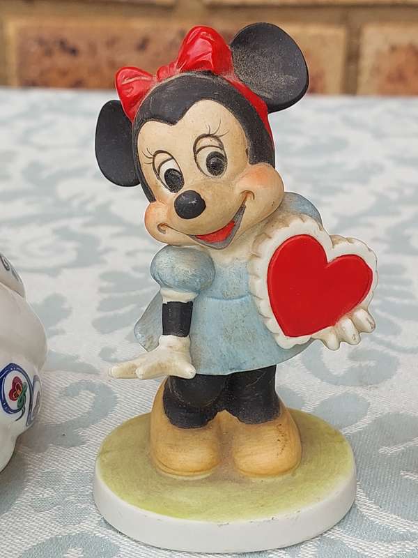 THREE HIGHLY COLECTABLE FIGURINES AND A TRINKET SOLD AS IS