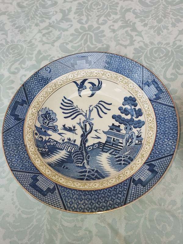 TWO VINTAGE JAPANESE PORCELAIN PLATES SOLD AS IS