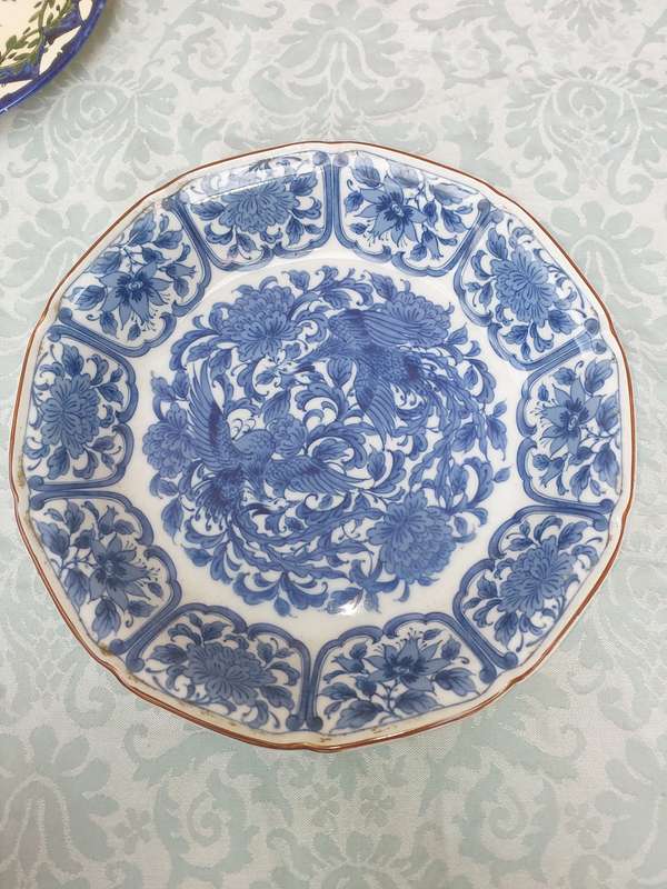 A VINTAGE JAPANESE CRAFTED PORCELAIN PLATTER