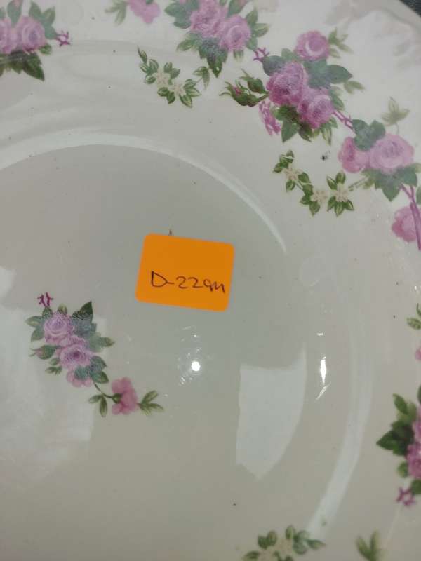 A VINTAGE SET OF 5 PORCELAIN DINNER PLATES WITH SILVER TRIM SOLD AS IS