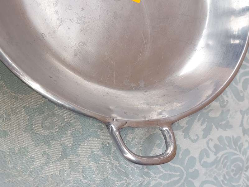 A 39 CENTIMETER DIAMETER PEALA PAN ALLUMINIUM ALLOY SOLD AS IS