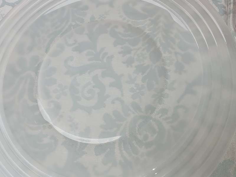 A COLLECTION OF GLASS ART DECOR SERVING PLATTERS SOLD AS IS R350