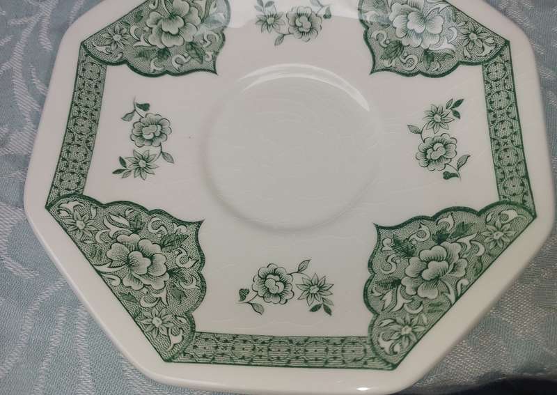Royal Staffordshire Old Pekin Ironstone J&G Meakin Cups and  Saucers and a plate  Green White sold