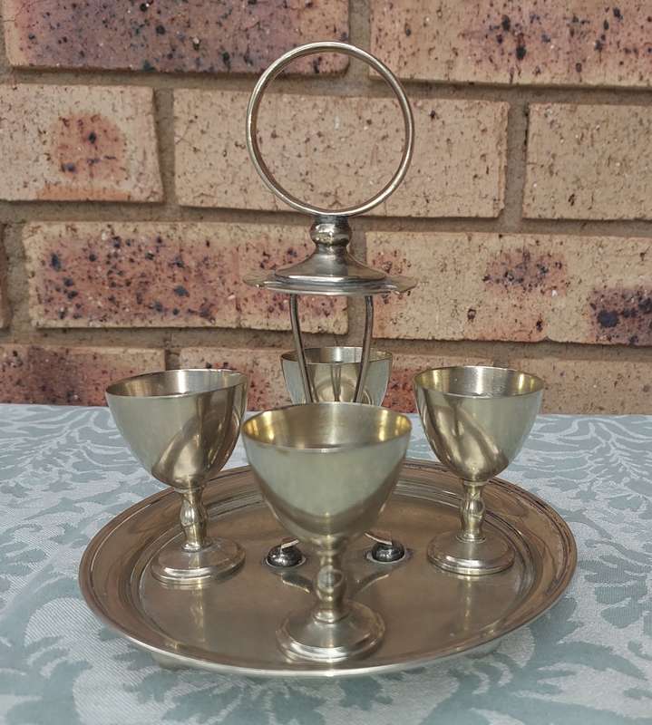 A VINTAGE SILVER-PLATED BREAKFAST BOILED EGG STAND WITHOUT THE SPOONS