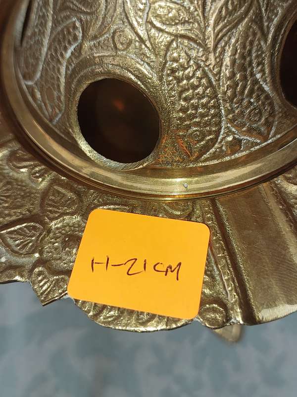 A PAIR MORROCAN STYLE BRASS ASH TRAYS SOLD AS IS