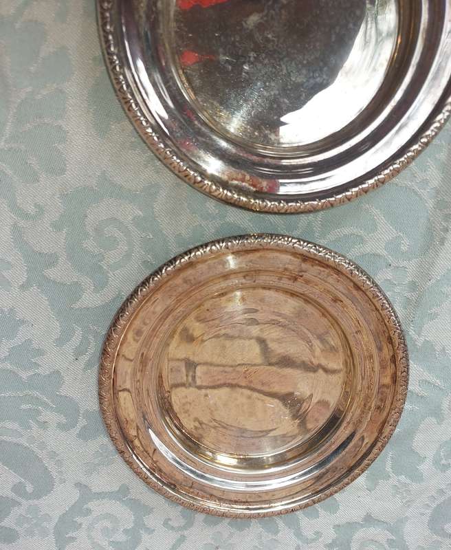 A VINTAGE COLLECTION OF FINGER PLATES SIOVER PLATED SOLD AS IS