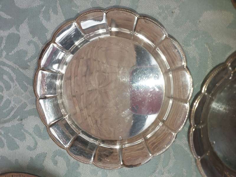 A VINTAGE COLLECTION OF FINGER PLATES SIOVER PLATED SOLD AS IS