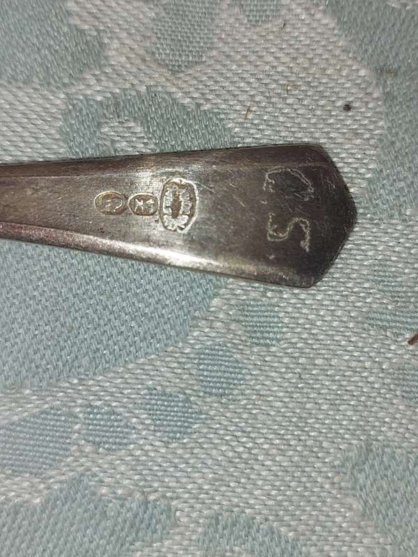 A VINTAGE SET OF DESERT FORKS EPNS SOLD AS IS