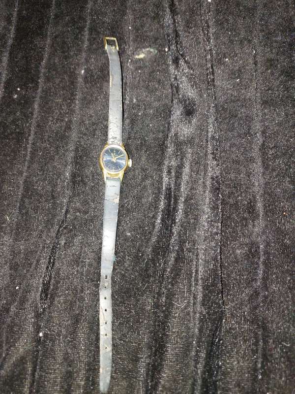 A VINTAGE ORFINA SWISS MADE LADIES WATCH SOLD AS IS NOT TESTED