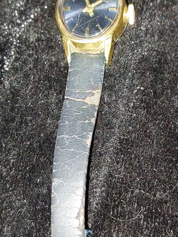 A VINTAGE ORFINA SWISS MADE LADIES WATCH SOLD AS IS NOT TESTED