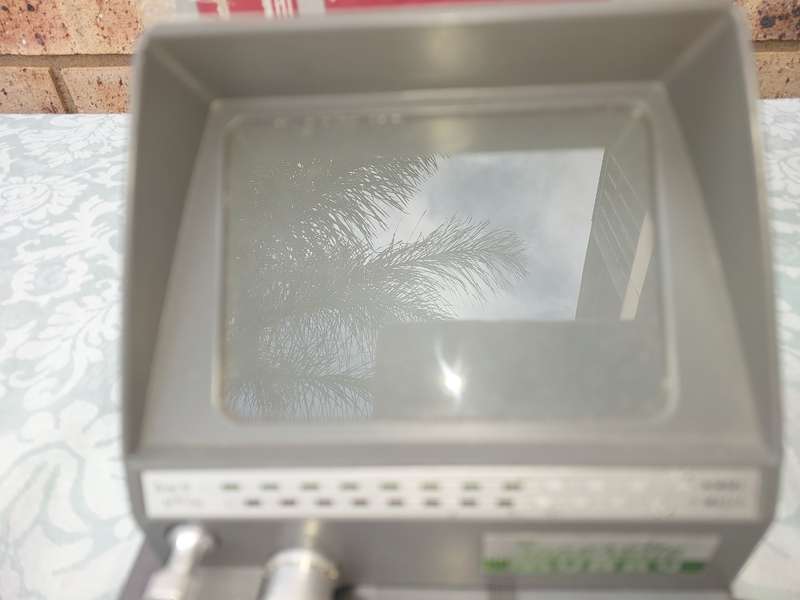 A VINTAGE 8MM PROJECTOR SUPERAY SURRETTE  MADE IN FRANCE SOLD AS IS NOT TESTED
