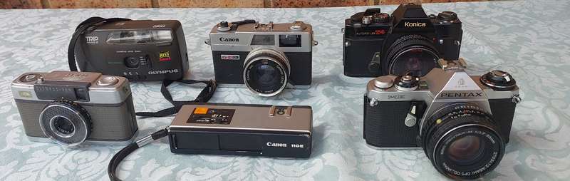 A VINTAGE JOBLOT CAMERAS SOLD AS IS NOT TESTED