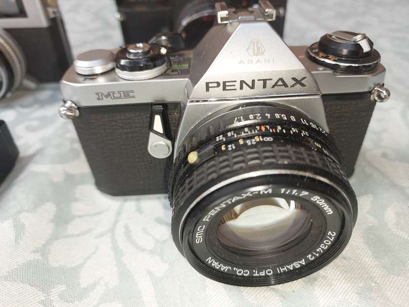A VINTAGE JOBLOT CAMERAS SOLD AS IS NOT TESTED