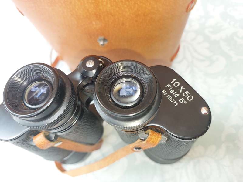 A VINTAGE ROS TRIPLE COATED TESTED OIOTIC 10X 50 BINOCULARS SOLD AS IS