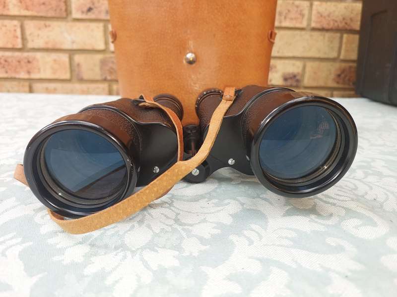 A VINTAGE ROS TRIPLE COATED TESTED OIOTIC 10X 50 BINOCULARS SOLD AS IS