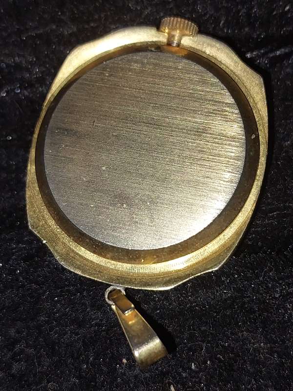 A HIGHLY COLLECTABLE RARE LUCERN SWISS MADE GOLD PLATED PENDANT WATCH MANUAL WIND SOLD AS IS