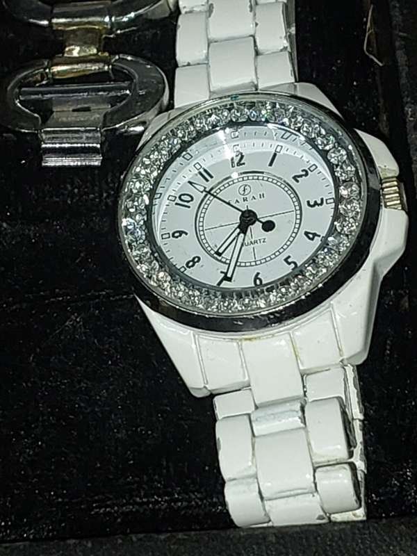 A JOBLOT COLLECTION QUARTZ COSTUME WATCHES SOLD AS IS NOT TESTED