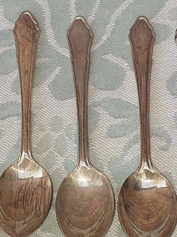 A SET OF 6 DEMITASSE SPOONS EPNS A1 SHEFFIELD ENGLAND SOLD AS IS