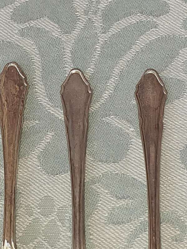 A SET OF 6 DEMITASSE SPOONS EPNS A1 SHEFFIELD ENGLAND SOLD AS IS