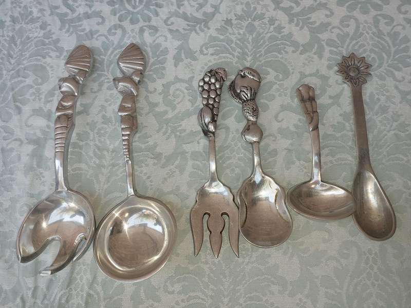 THREE SETS OF CAROL BOYES STYLE ALLOY SALAD LADLES SOLD AS IS