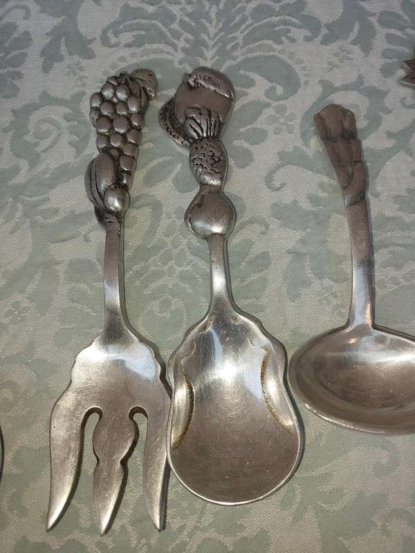 THREE SETS OF CAROL BOYES STYLE ALLOY SALAD LADLES SOLD AS IS