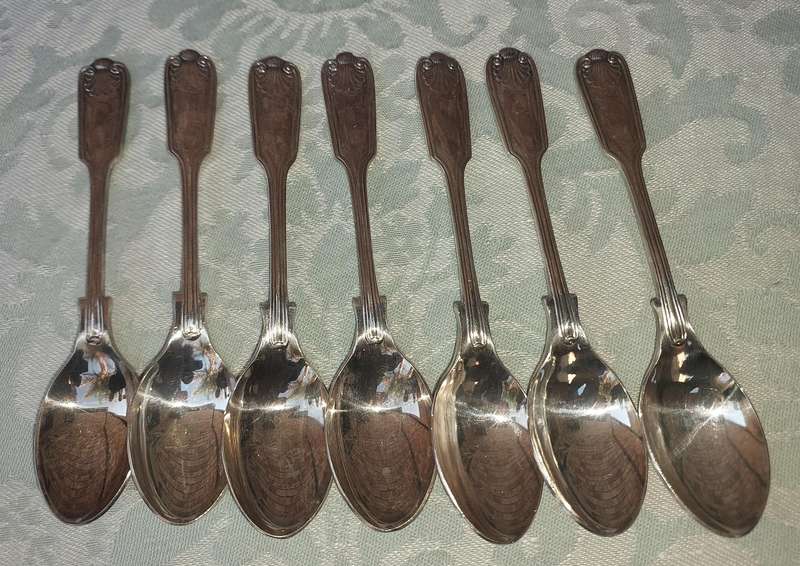 A VINTAGE SET OF 7 DEMITASSE EPNS A1 SHEFFIELED ENGLAND SPOONS SOLD AS IS