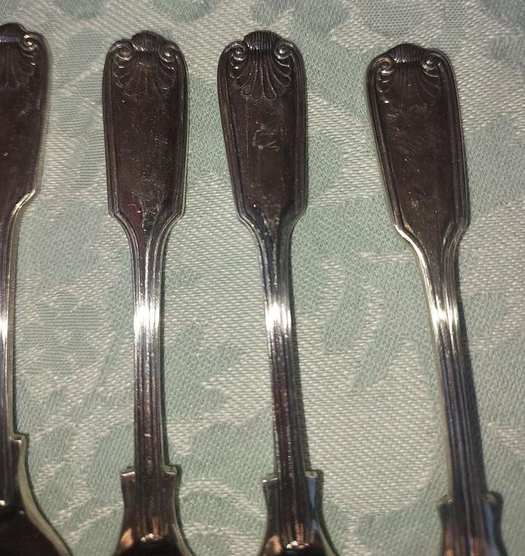 A VINTAGE SET OF 7 DEMITASSE EPNS A1 SHEFFIELED ENGLAND SPOONS SOLD AS IS