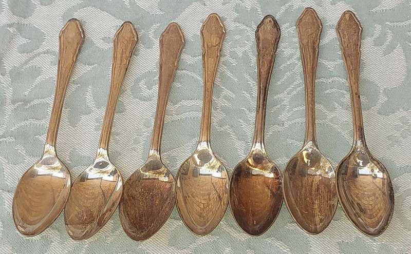 A VINTAGE SET OF 7 DEMITASSE EPNS A1 SHEFFIELD ENGLAND SPOONS SOLD AS IS R250