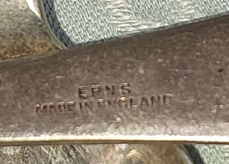 A VINTAGE SET OF 4 EPNS MADE IN ENGLAND TABLE SPOONS SOLD AS IS