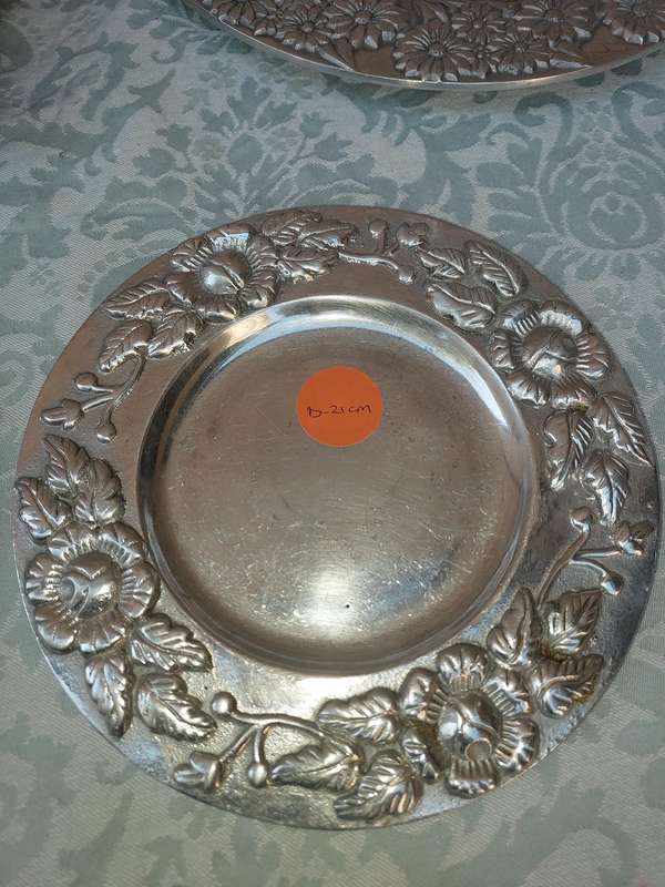 A VINTAGE COLLECTION ART DECOR PEWTHAL PLATTERS SOLD AS IS