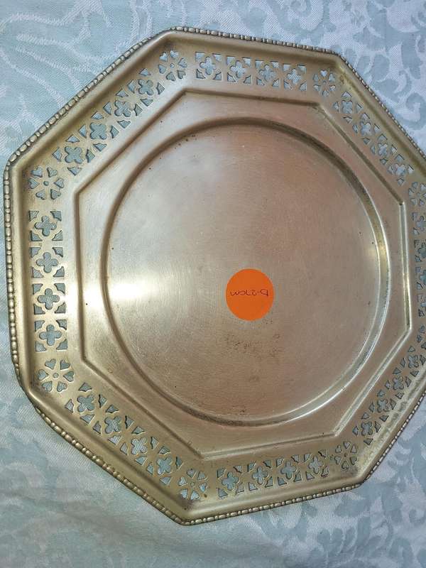 A VINTAGE COLLECTION SERVING TRAYS S/S AND SILVER PLATED SOLD AS IS