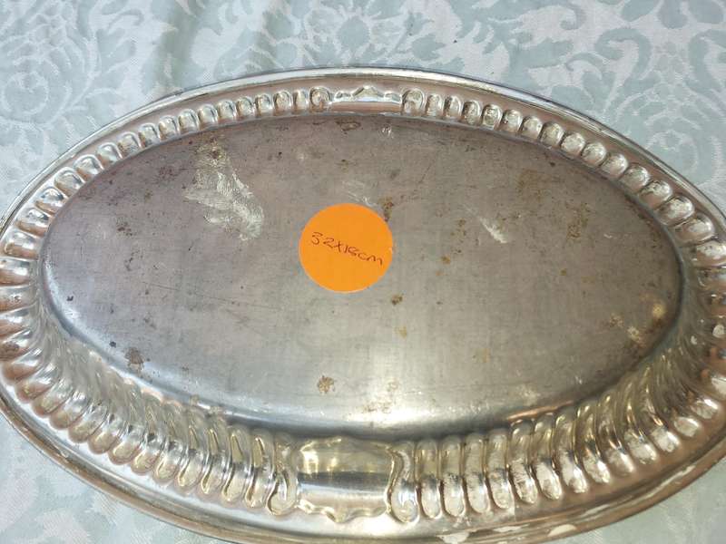 A VINTAGE COMMEMORATIVE TRAY SOLD AS IS